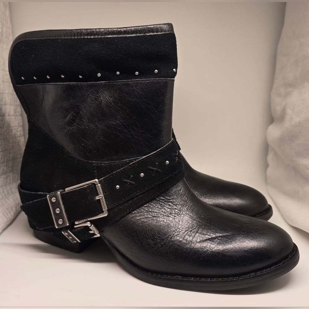 The Sak Black Leather Ankle Harness Booties with Silver Accents. 8 1/2 - Picture 4 of 7